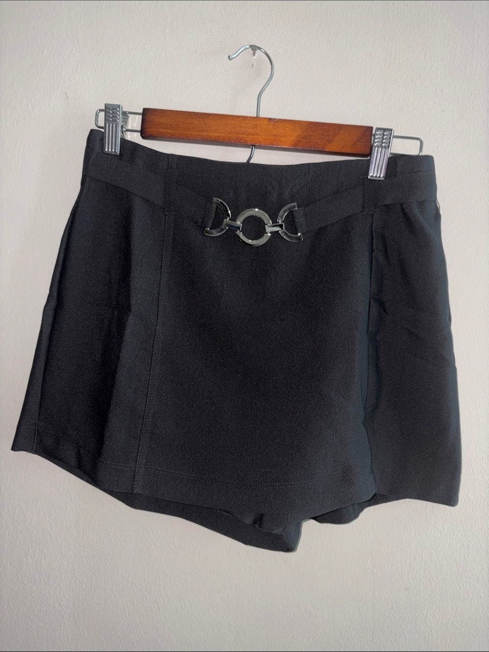 Haute Monde - Skort with Silver Ring Detail